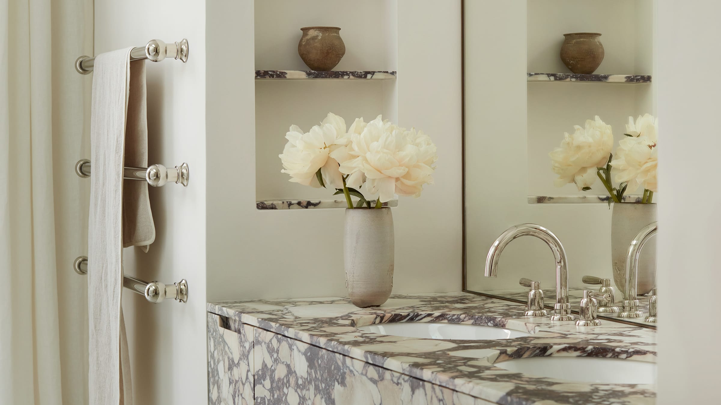 Close up of the marble detail in the bathroom