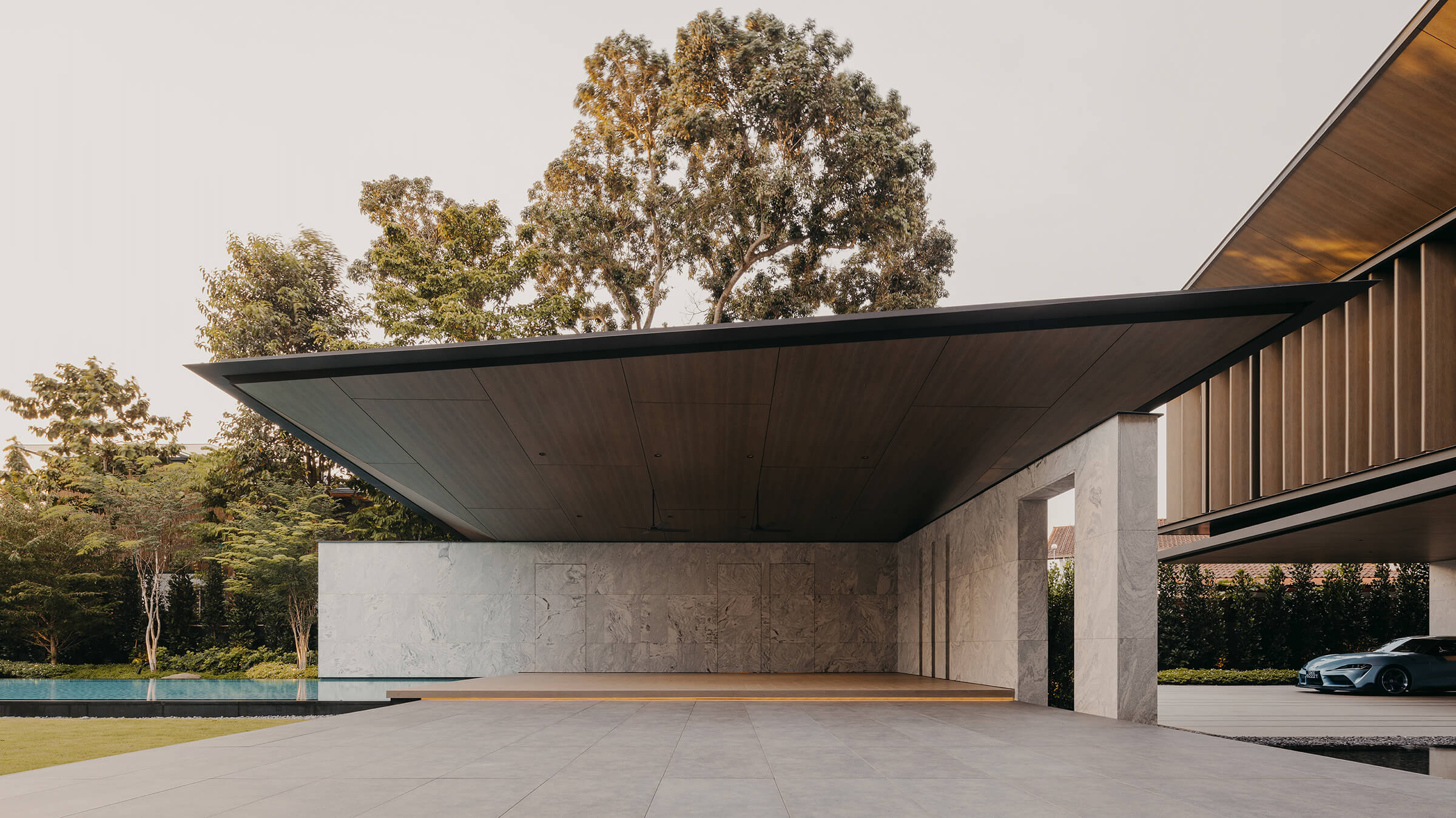 Asymmetrical Details