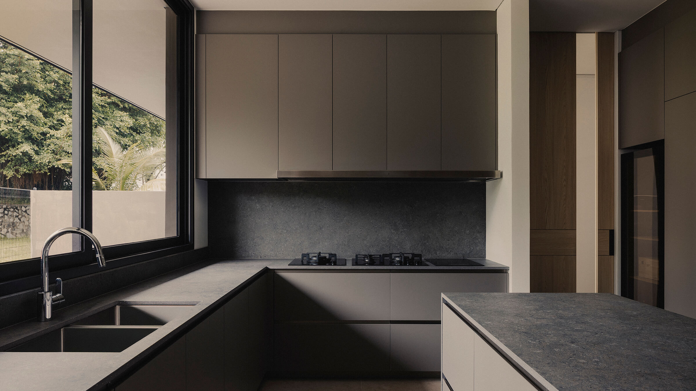 Living room directing the view outwards